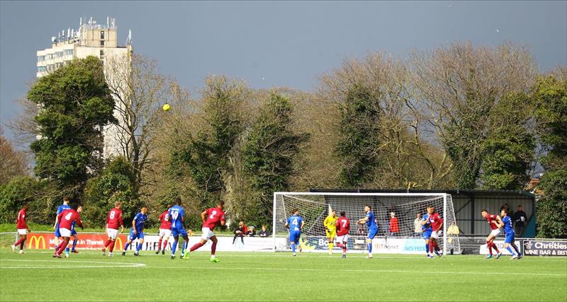 Gate Fall To Defeat Against The Bar